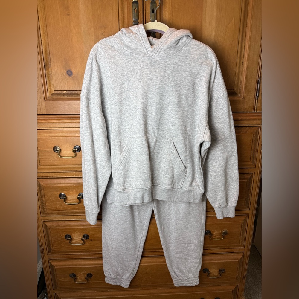 H&M Divided Cozy Gray Hoodie and Sweatpants Set - Soft Loungewear